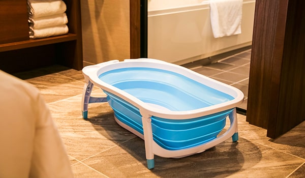 Facilities and equipment available for guests with small children